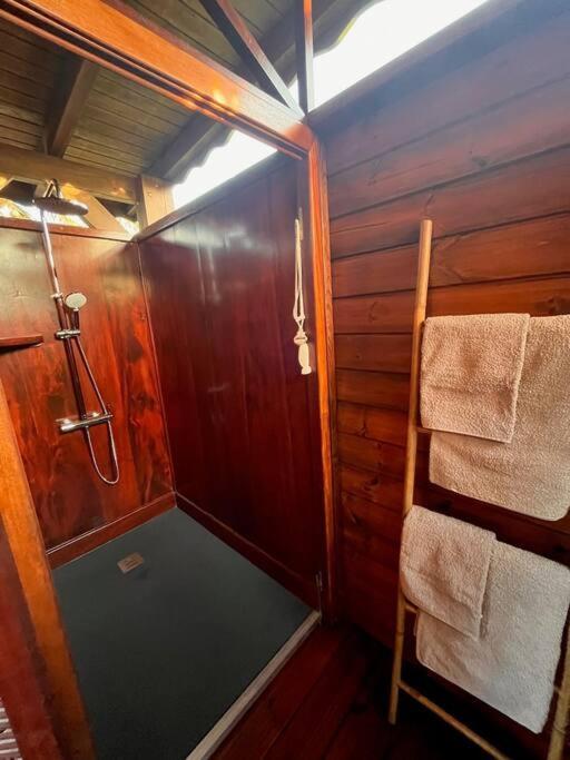 Bungalow Avec Jacuzzi Privatif Vila Sainte-Rose Exterior foto